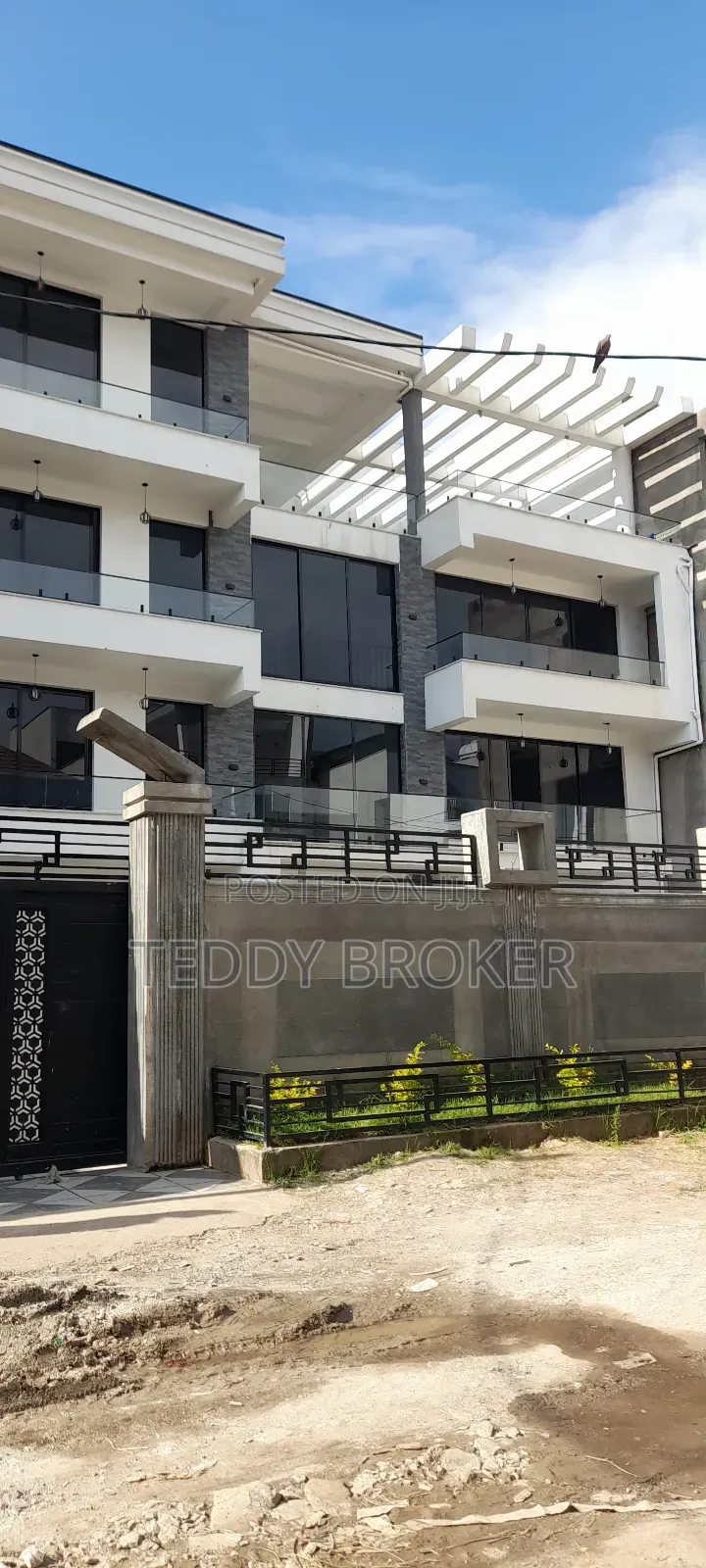 10bdrm House in Haile Garment, Nifas Silk-Lafto for sale