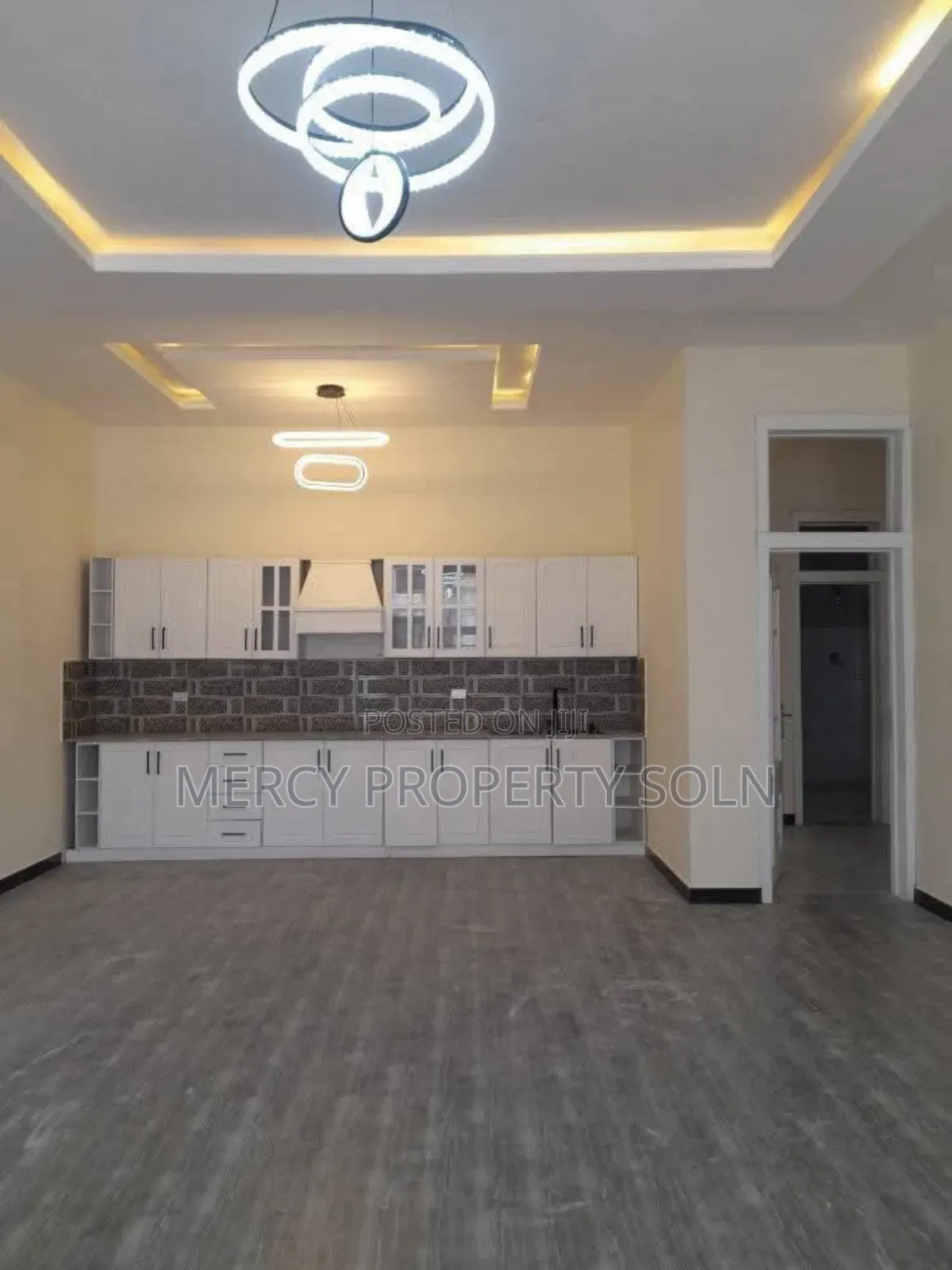 5bdrm Villa in Bole for sale