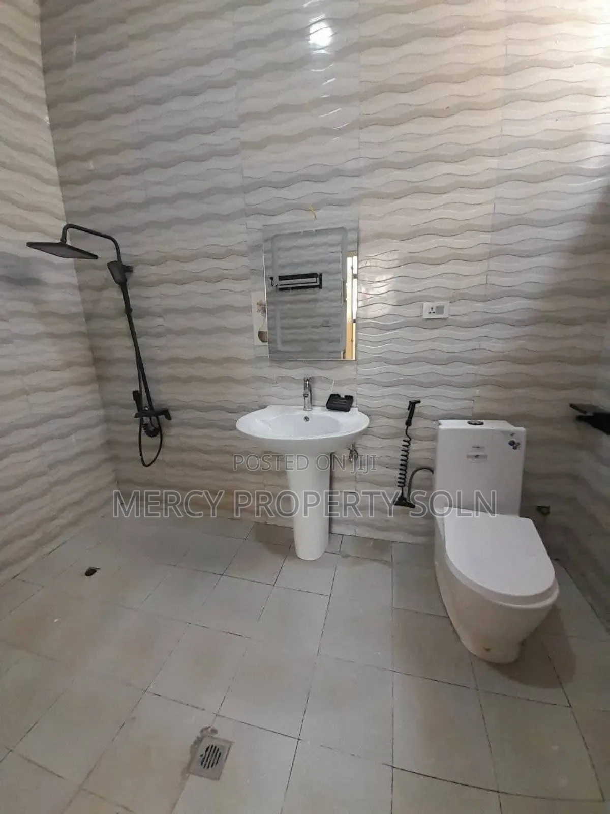 5bdrm Villa in Bole for sale