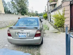 Toyota Corolla 1.4 VVT-i 2007 Gold
