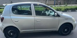 Toyota Vitz 2001 Silver
