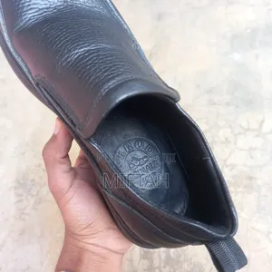 Shoe ቆዳ ጫማ