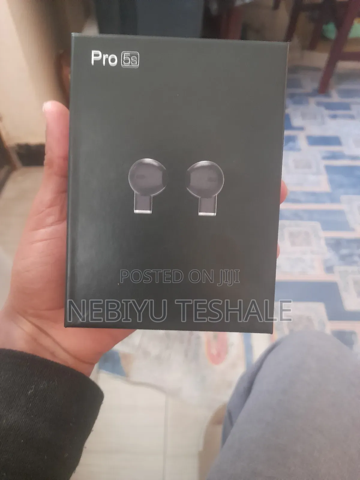 Airpods Pro 5s - Clean and Works Perfectly