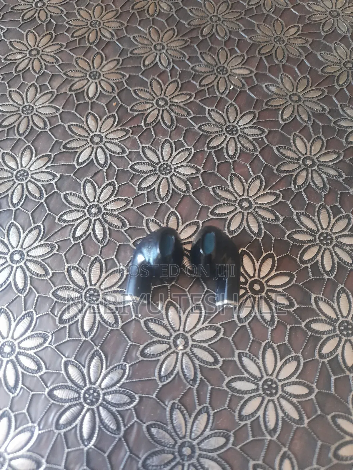 Airpods Pro 5s - Clean and Works Perfectly