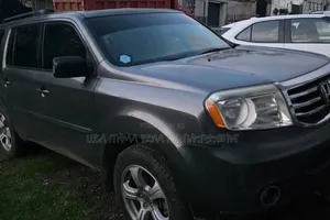 Photo - Honda Pilot 2012 Maroon