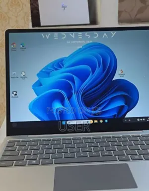 Photo - New Laptop Microsoft Surface 8GB Intel Core I5 SSD 128GB