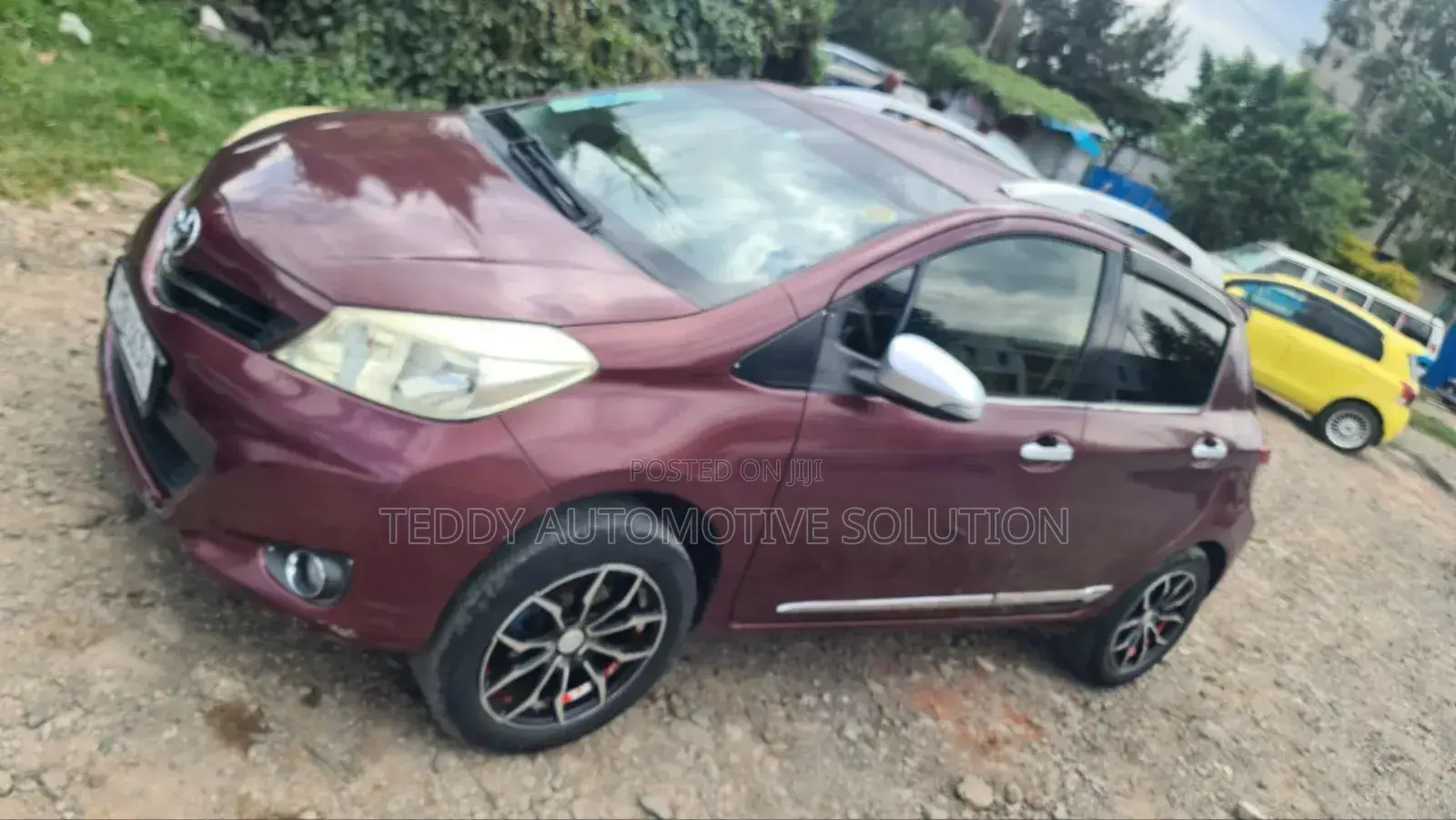 Toyota Yaris 2012 Burgundy