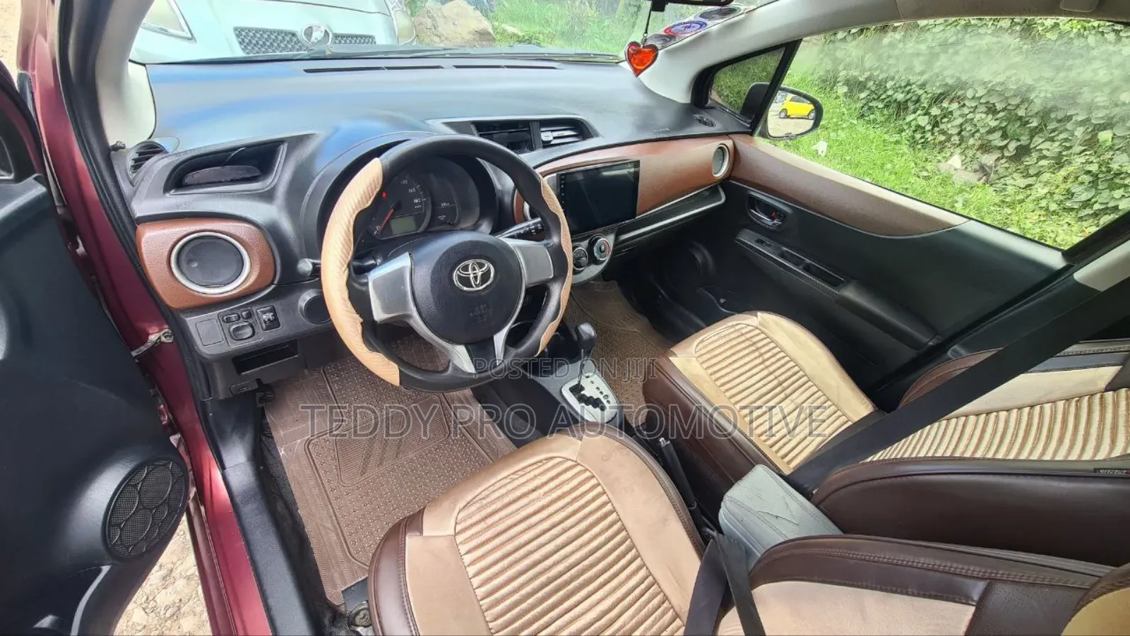 Toyota Yaris 2012 Burgundy