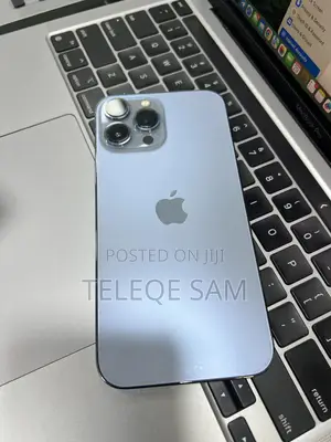 Photo - Apple iPhone 13 Pro Max 128 GB Blue