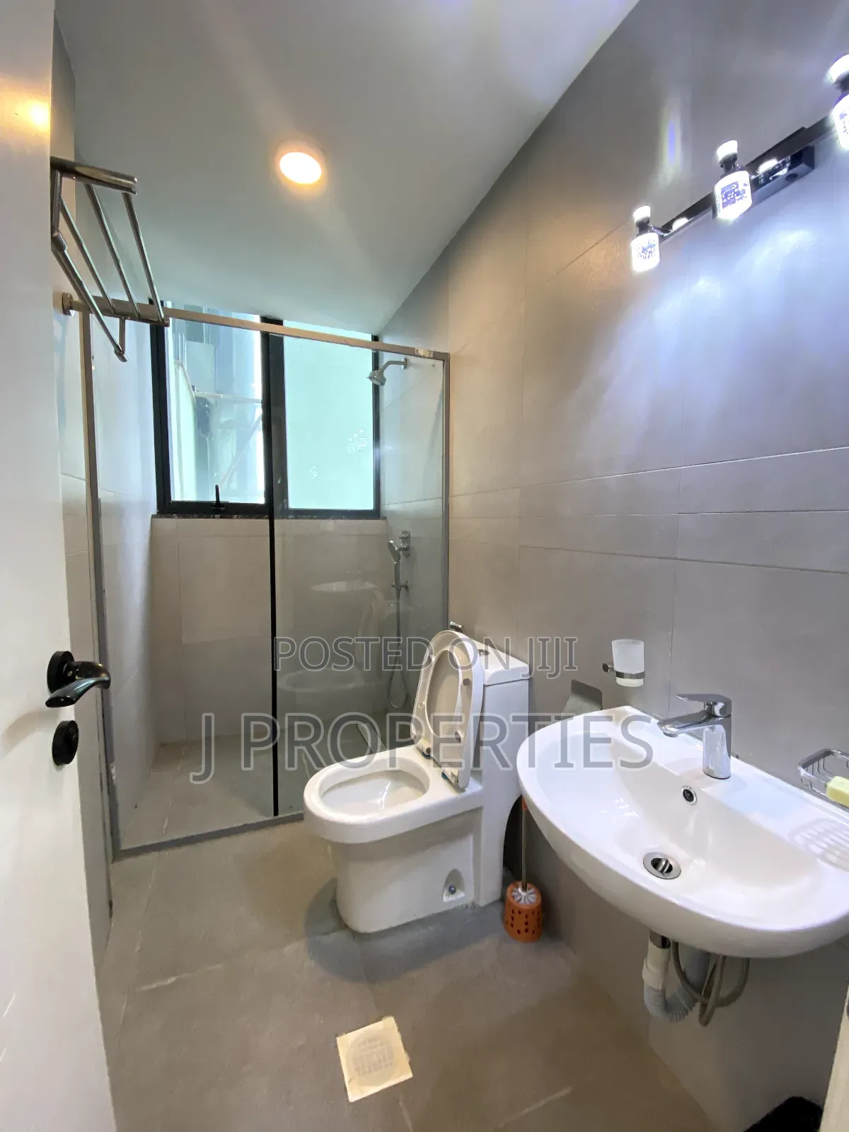 Furnished 2bdrm Apartment in Bole for rent