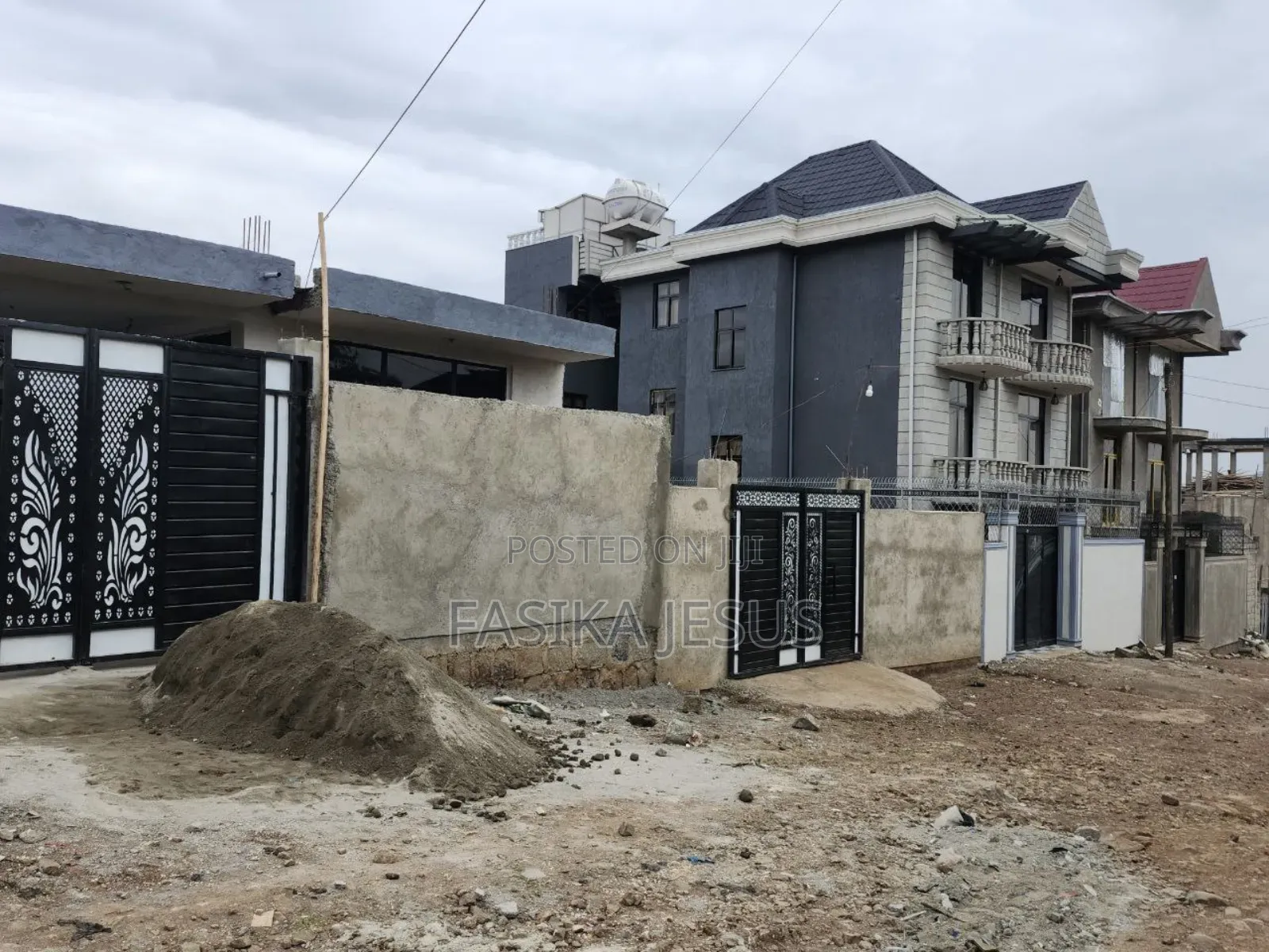 3bdrm Room & Parlour in Shaka Mall, Oromia-Finfinne for sale