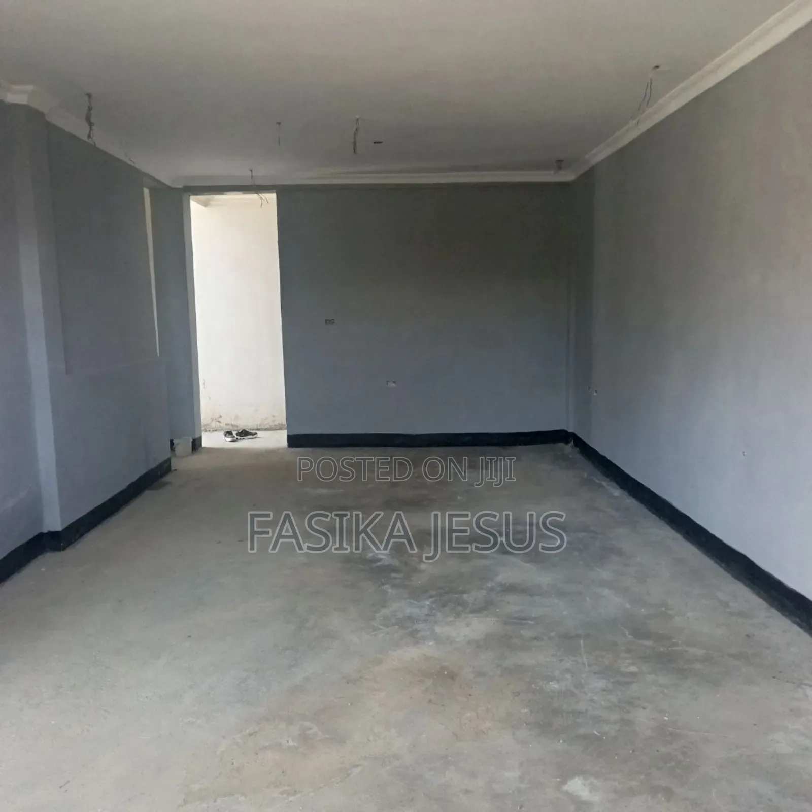 3bdrm Room & Parlour in Shaka Mall, Oromia-Finfinne for sale