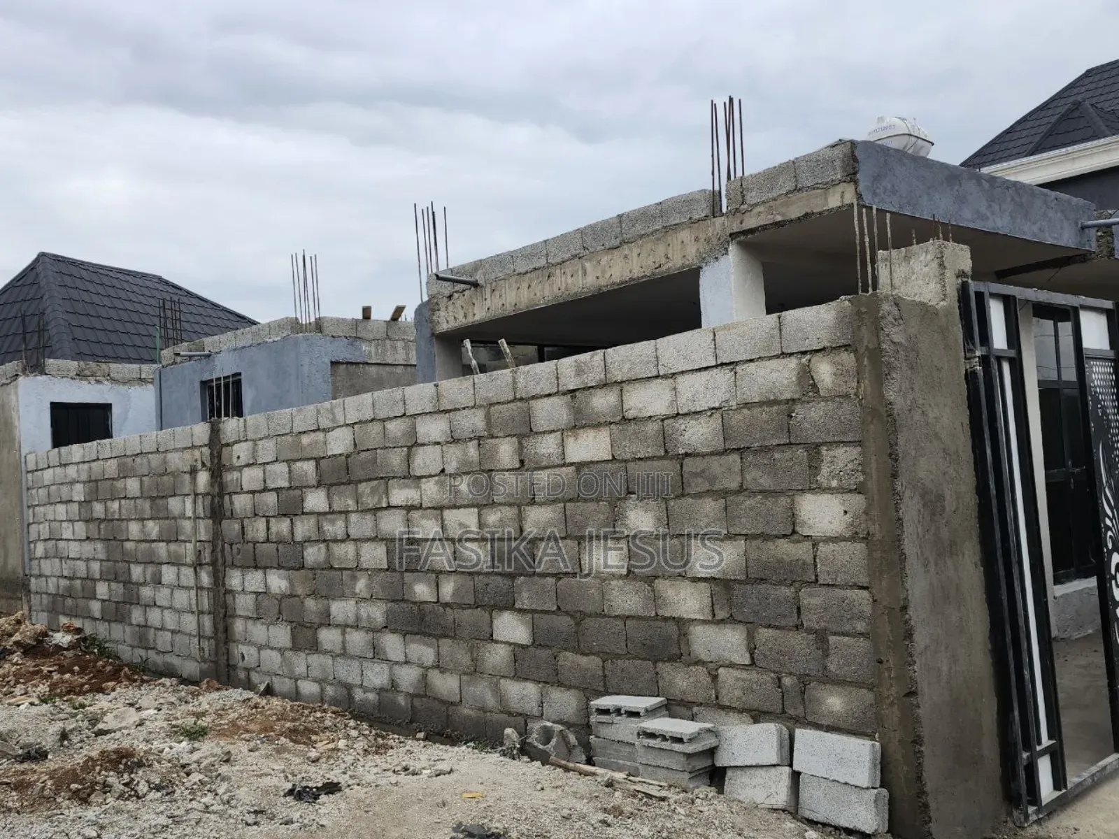 3bdrm Room & Parlour in Shaka Mall, Oromia-Finfinne for sale