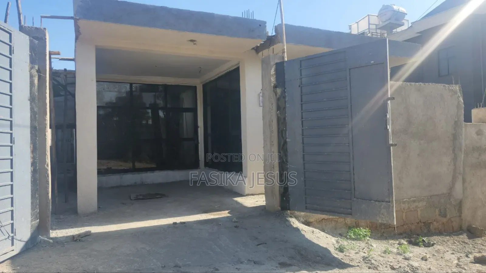 3bdrm Room & Parlour in Shaka Mall, Oromia-Finfinne for sale