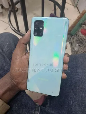 Photo - Samsung Galaxy A71 128 GB Blue