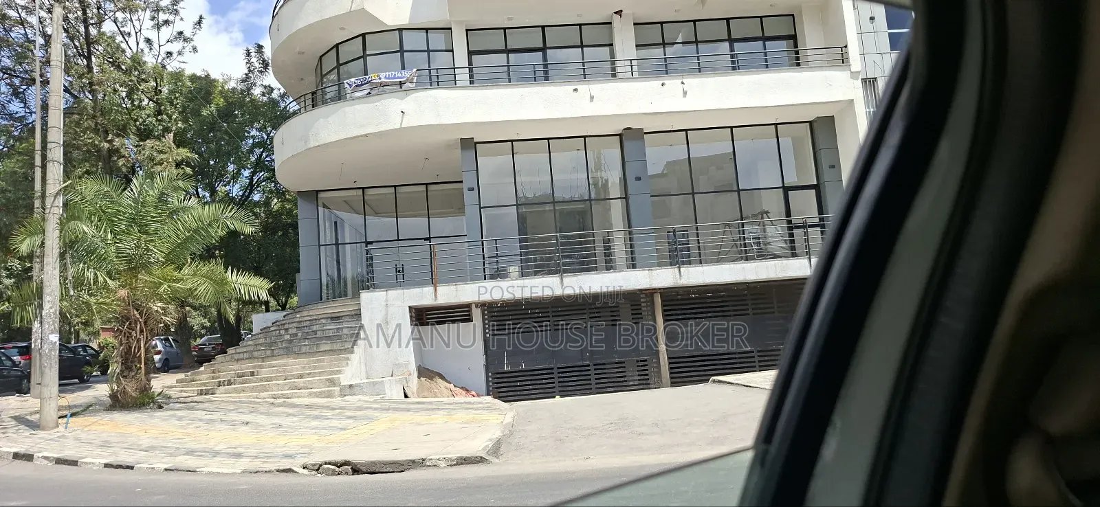 Urgently Available for Rent for Showroom and Supermarket, 250sqm