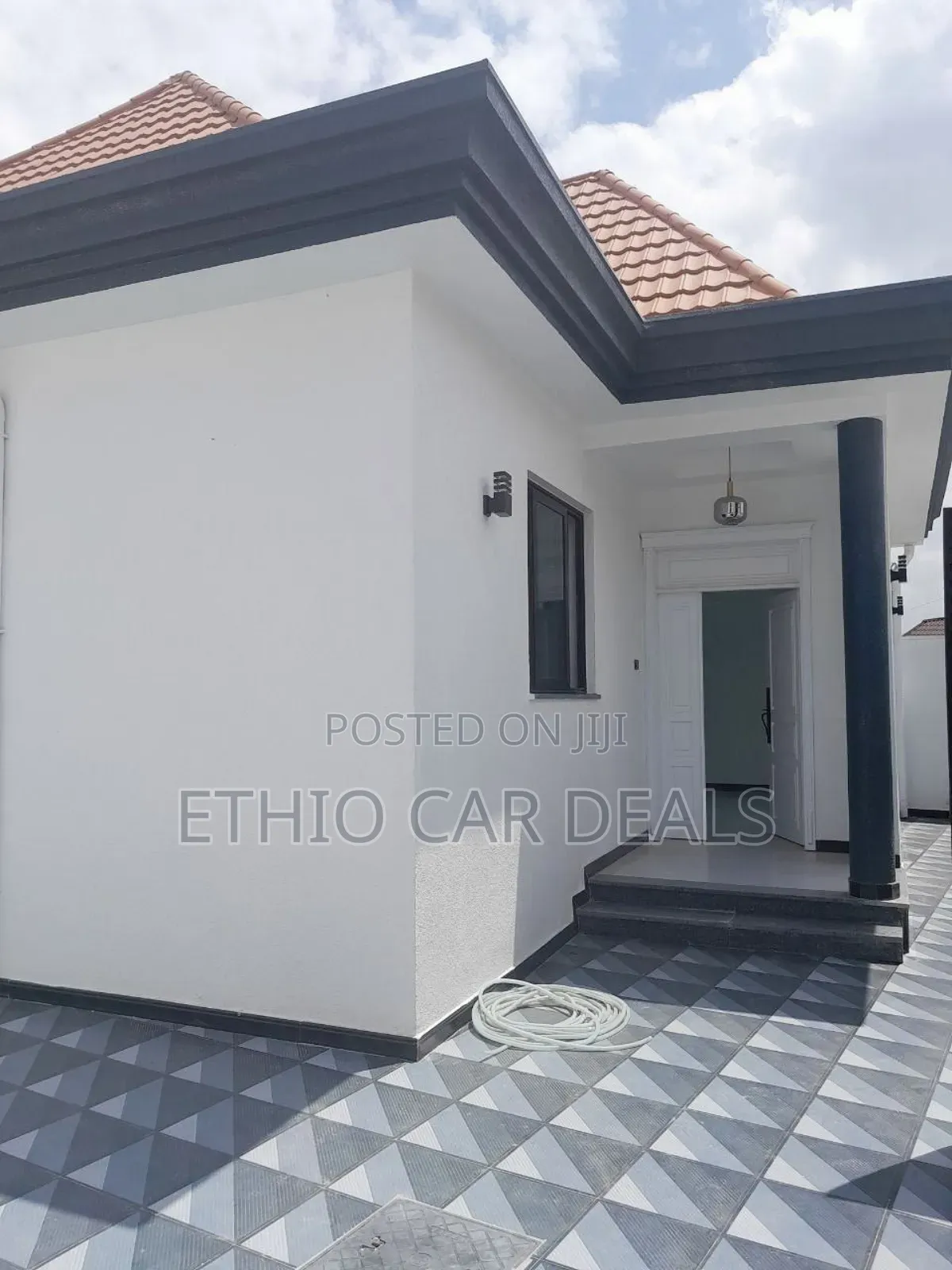 Furnished 6bdrm Villa in Bole for sale
