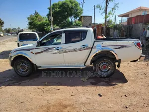 Mitsubishi L200 2010 White