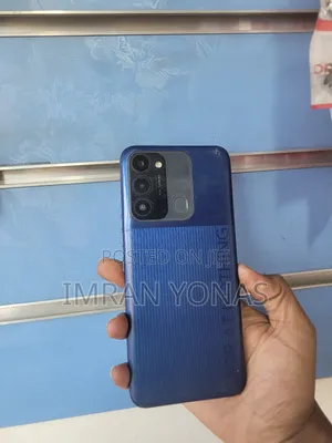 Photo - Tecno Spark Go 2022 32 GB Blue