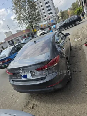 Hyundai Avante 2017 Blue