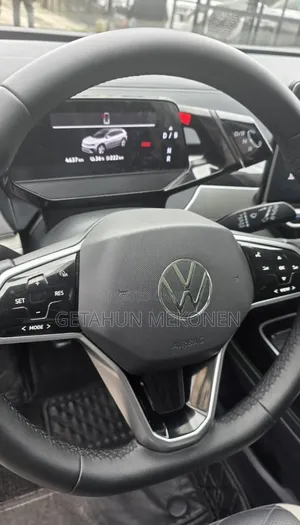 New Volkswagen ID.6 2024 Gold