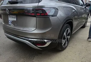 New Volkswagen ID.6 2024 Gold