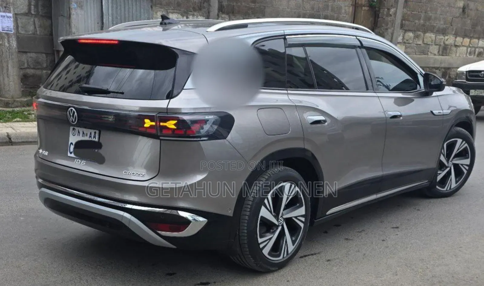 New Volkswagen ID.6 2024 Gold