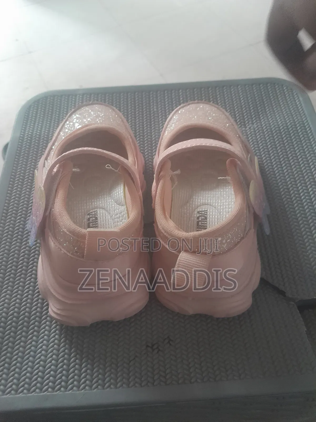 Addadis Yhsat Camwoc