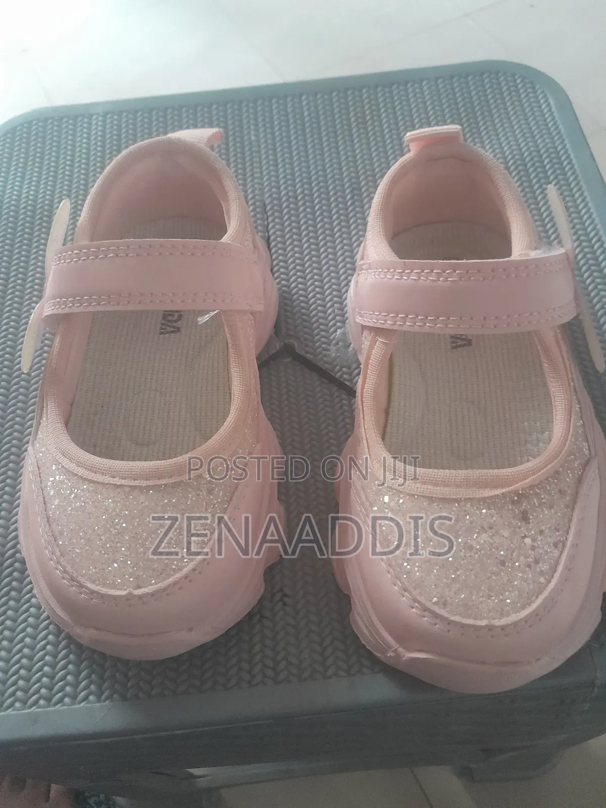 Addadis Yhsat Camwoc