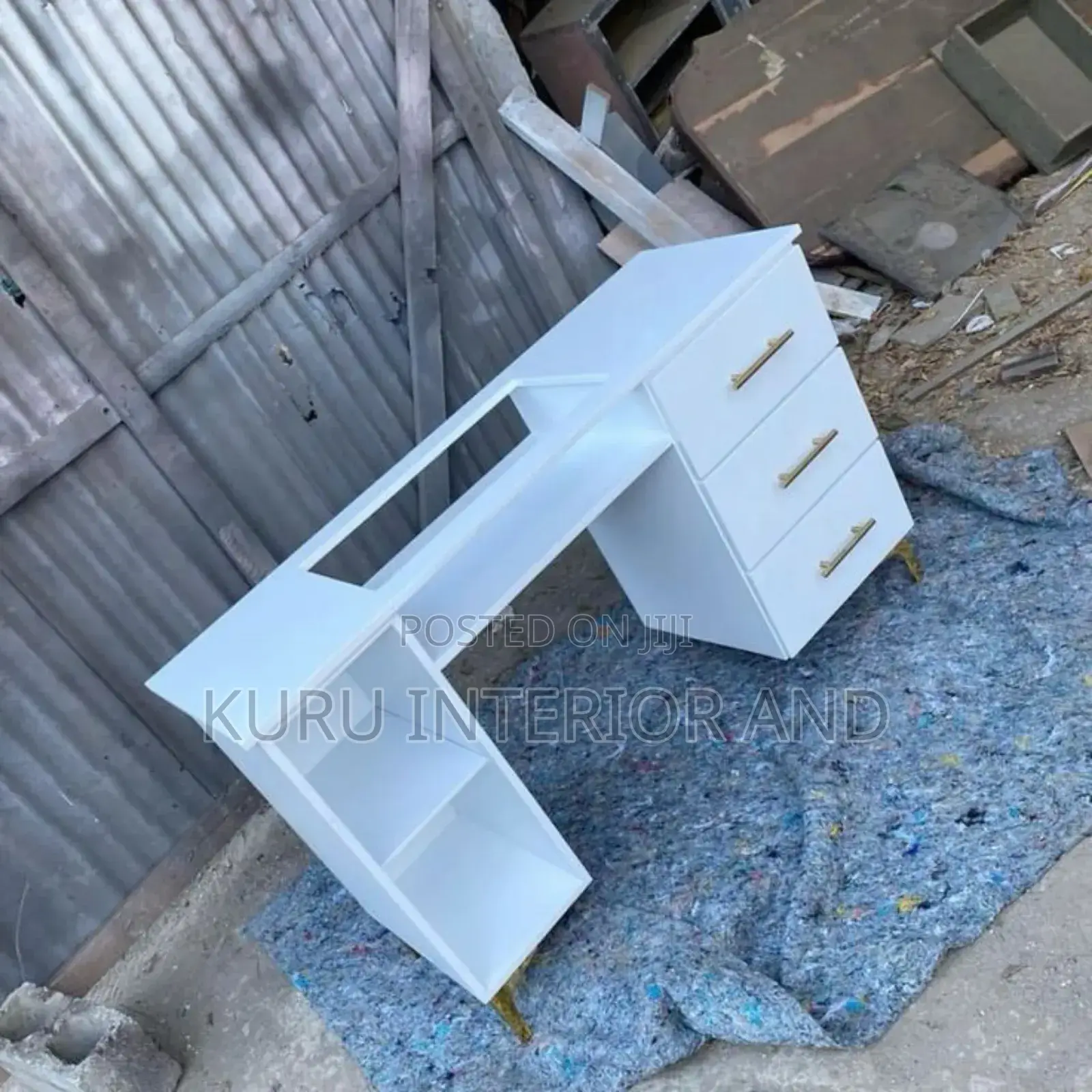 Nail Tabel (Manicure) የጥፍር ጠረጴዛ