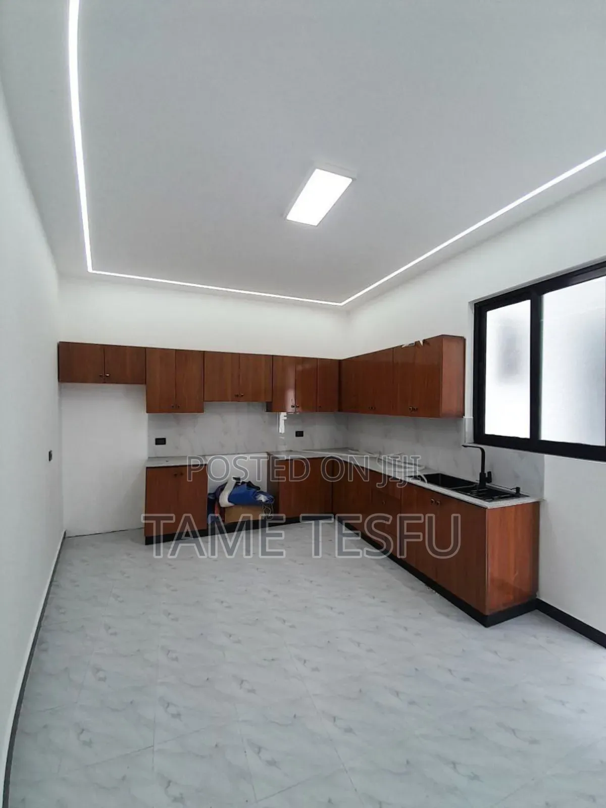 Furnished 6bdrm Villa in ሀያት ዞን ዉስጥ, Bole for sale