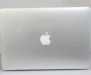 Laptop Apple MacBook Pro 2015 8GB Intel Core I5 SSD 256GB