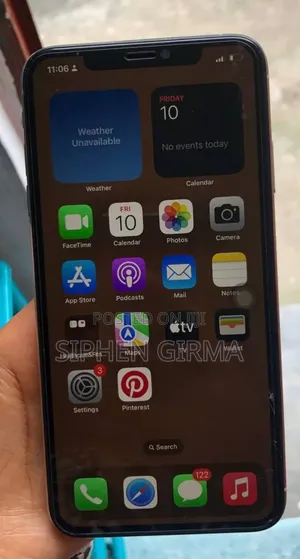 Photo - Apple iPhone XS Max 256 GB White