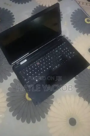 Laptop Toshiba Satellite C850 4GB Intel Core I3 HDD 1T