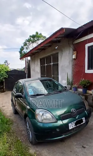 Photo - Toyota Yaris 1999 Green