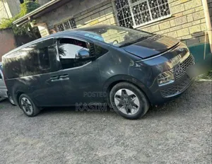 Hyundai Staria 2.2D AWD 2022 Gray