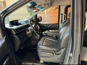 Hyundai Staria 2.2D AWD 2022 Gray