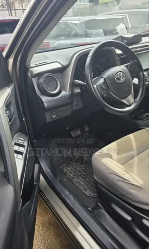 Toyota RAV4 2017 Gold