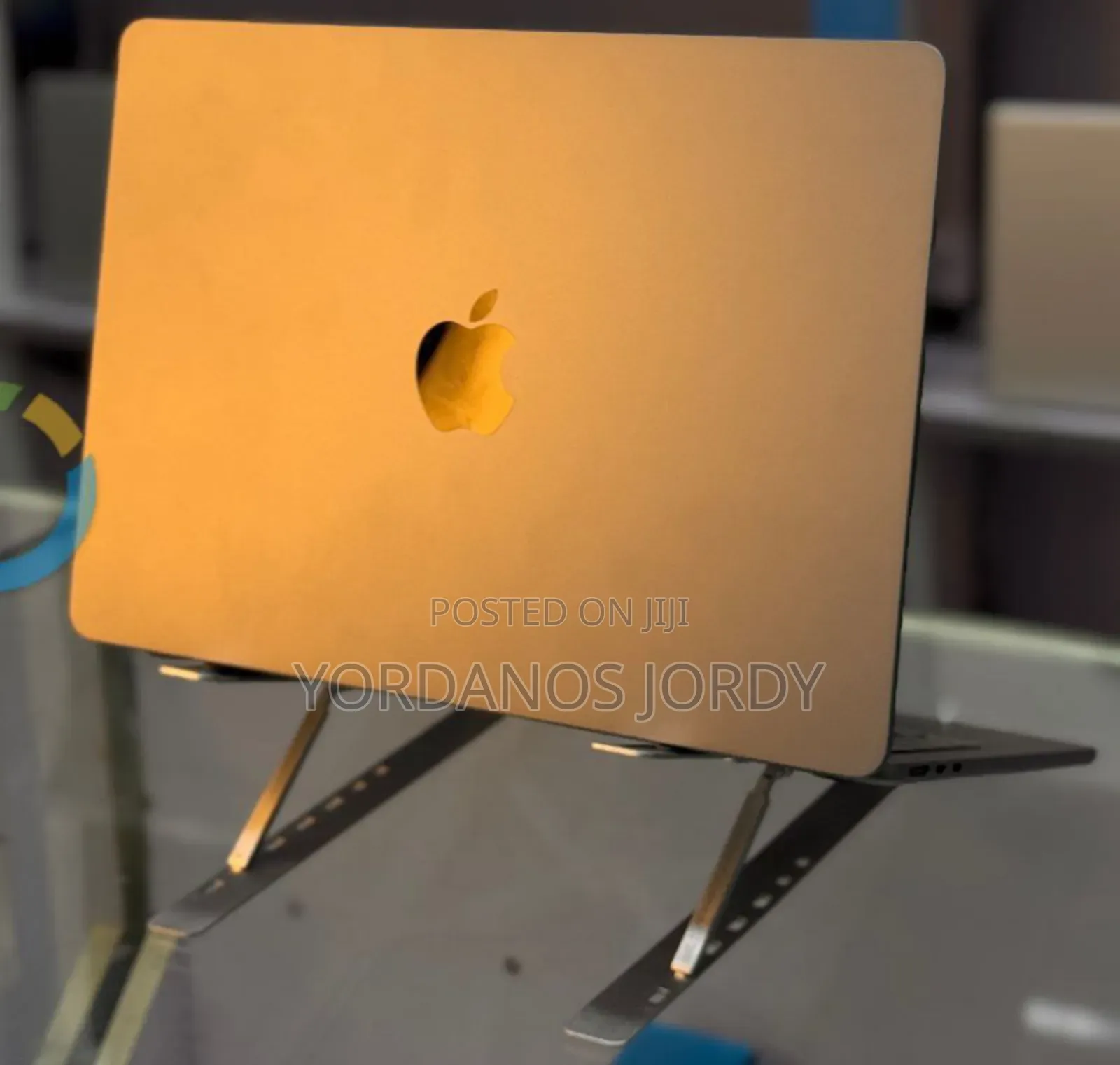 New Laptop Apple MacBook Air 2022 M2 8GB Apple M2 SSD 256GB