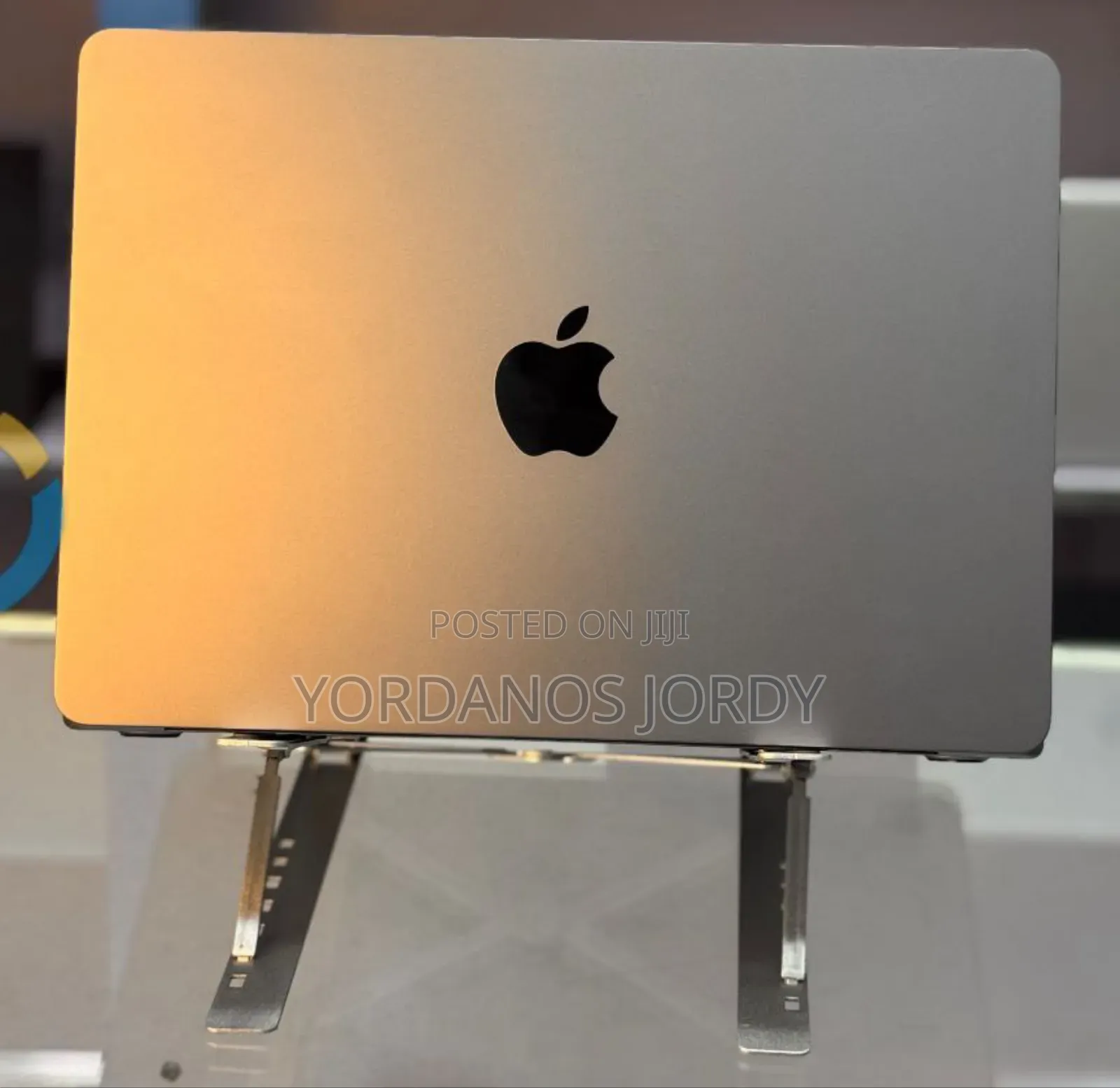 New Laptop Apple MacBook Air 2022 M2 8GB Apple M2 SSD 256GB