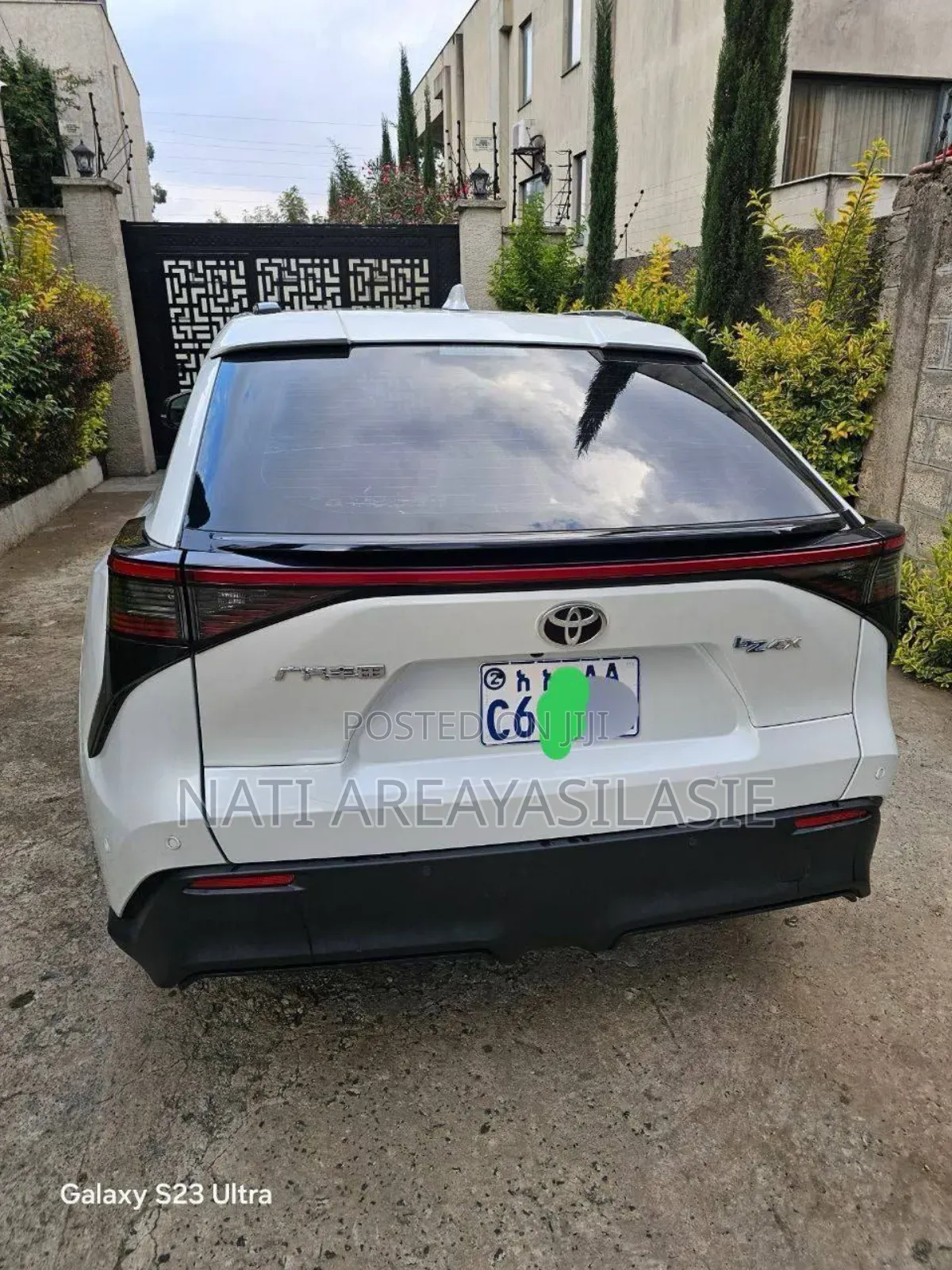 Toyota bZ4X 71.4 kWh FWD 2023 White