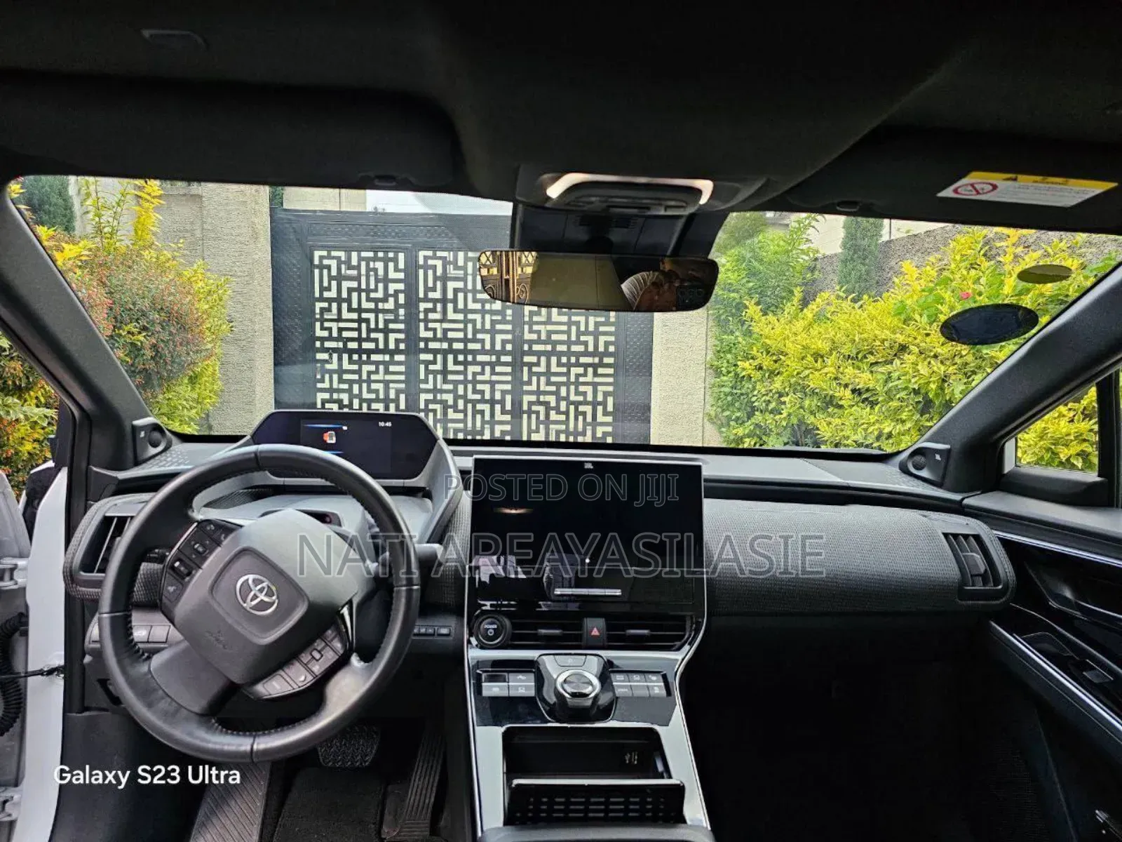 Toyota bZ4X 71.4 kWh FWD 2023 White