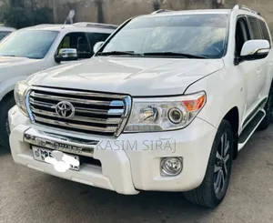 Photo - Toyota Land Cruiser 4.5 V8 GX-R 2012 White