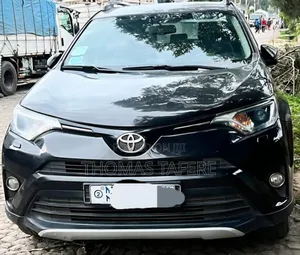 Photo - Toyota RAV4 2017 Black