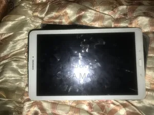 Photo - Samsung Galaxy Tab E 8.0 8 GB White