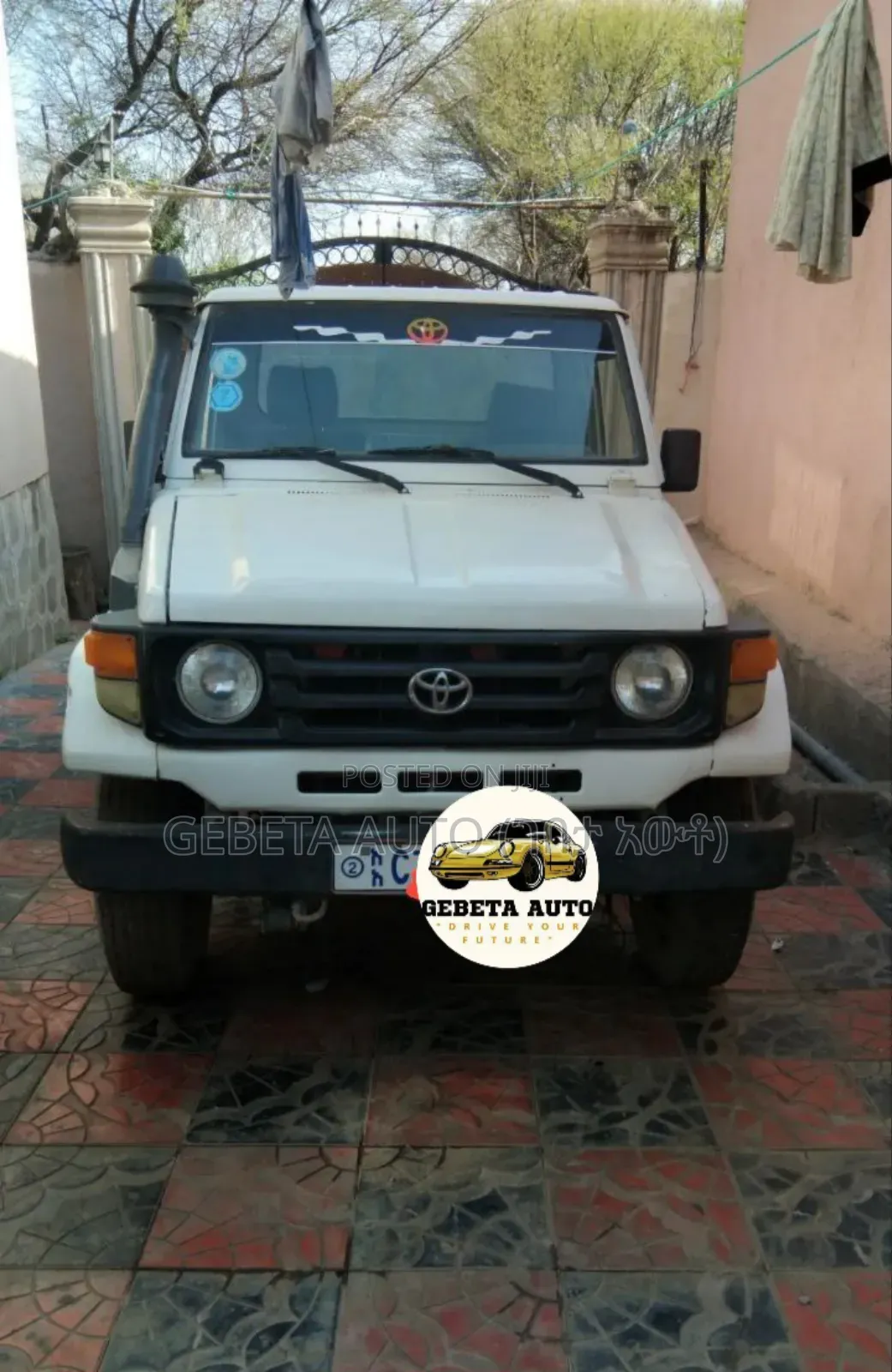 Toyota Land Cruiser 1998 White