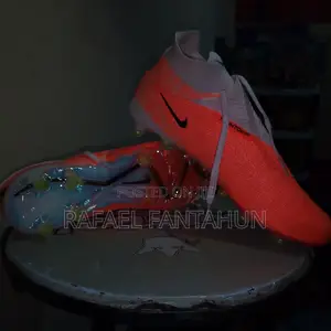 Photo - Nike Phantom Gx