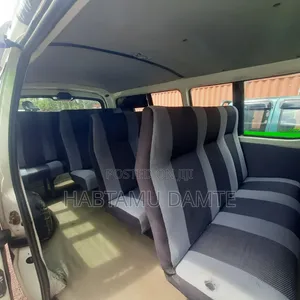 Toyota HiAce 220 2007 White