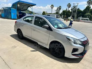 Mitsubishi Attrage 2023 Silver