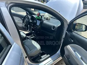 Mitsubishi Attrage 2023 Silver